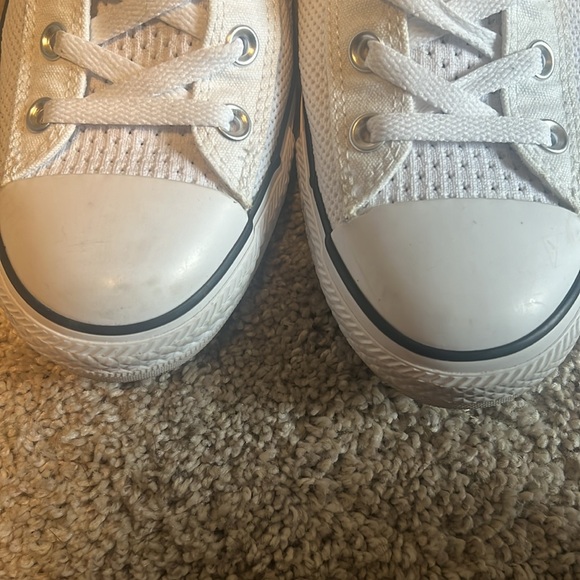 LikeNew Converse shoes - Picture 3 of 5